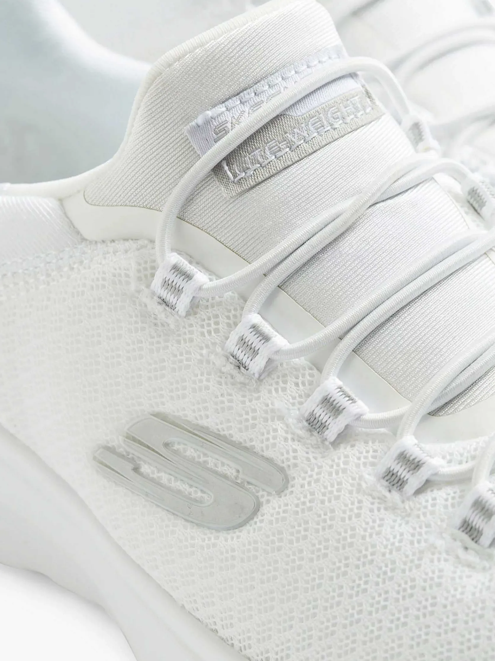 Witte Roseate - Sweet Tribute